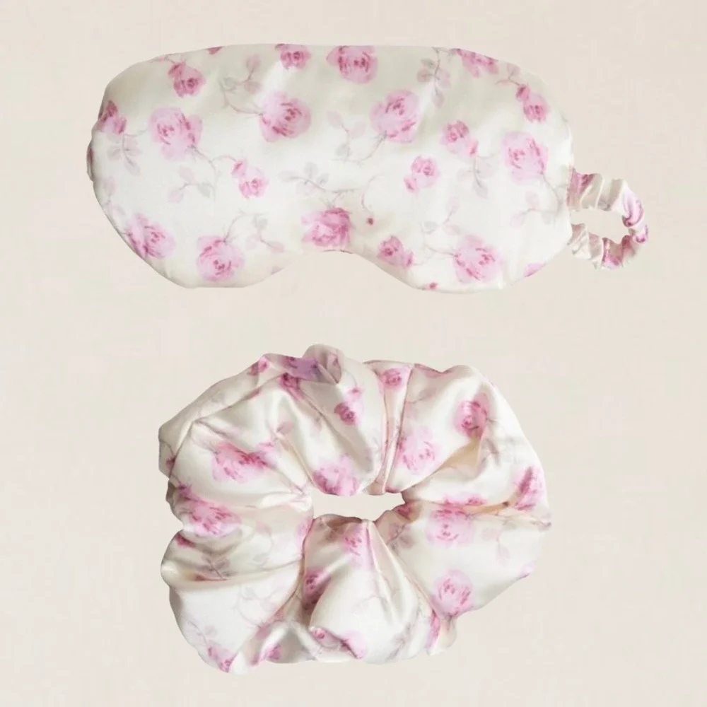 LoveShackFancy x Wet Brush Goody Floral Hair Accessory Set Detangler Mask Pink